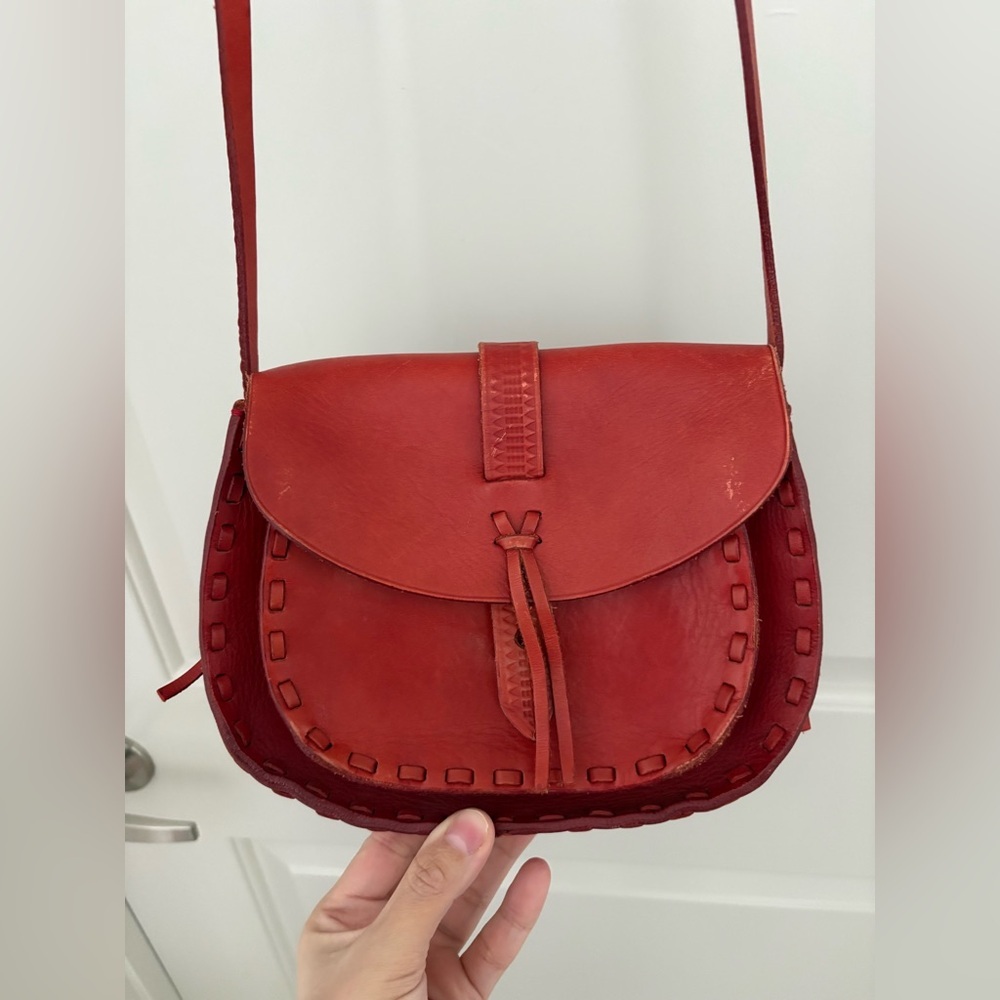 Madewell Asheville Saddlebag red leather crossbody purse in color Thai Chili - Picture 5 of 9